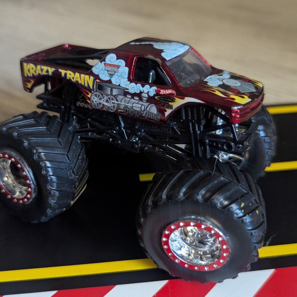 Hot Wheels Krazy Train Monster Jam